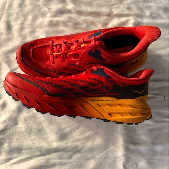 NWB 11.5 HOKA SPEEDGOAT 5 ORANGE-RED/YELLOW MENS - Picture 1 of 7